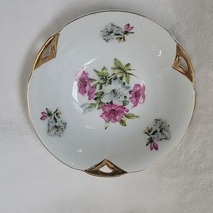 Beautiful Vintage 7 1/2" Bowl Flowers And Gold Trim